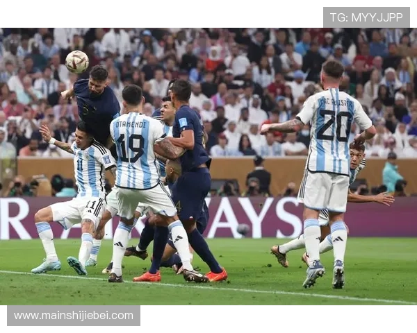 世界杯决赛阿根廷与法国的精彩对决全场回放，带你回顾历史性比赛精彩瞬间